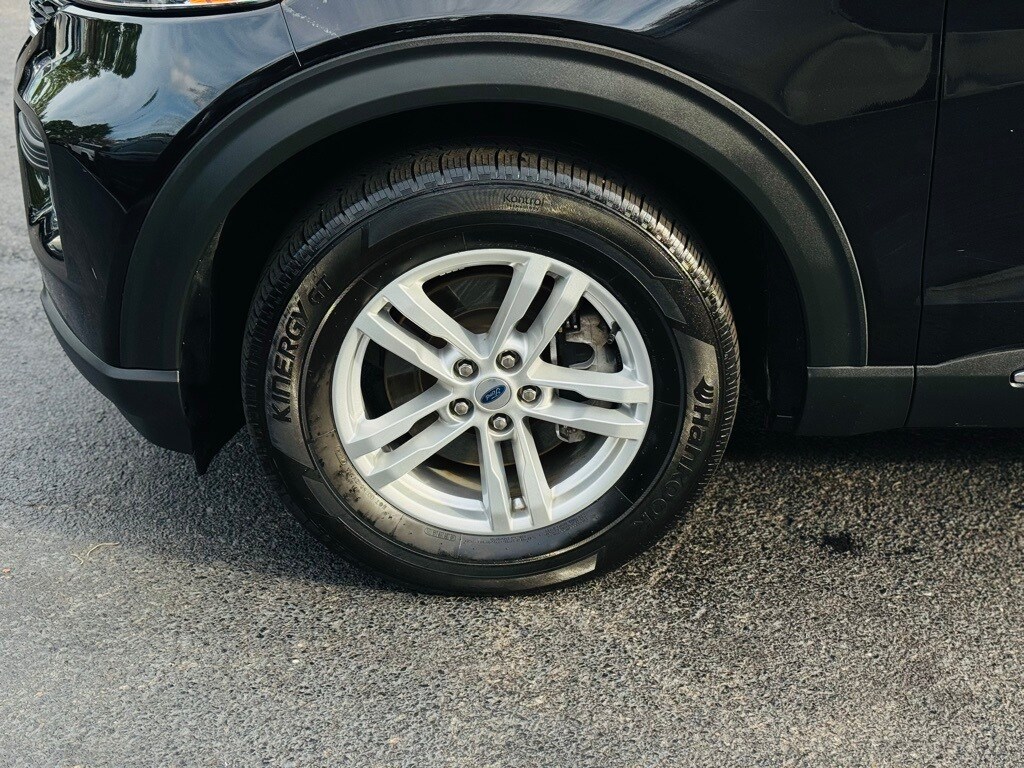 2022 Ford Explorer XLT photo 2