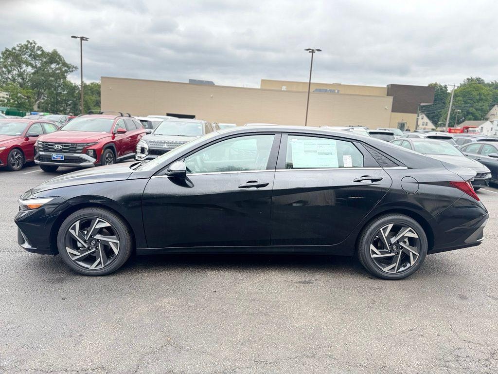 New 2026 Hyundai Elantra Limited Sedan