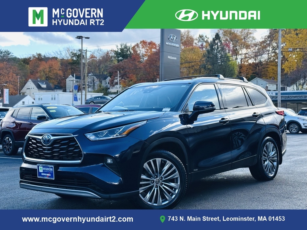 2022 Toyota Highlander Platinum's photo