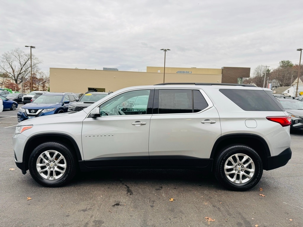 Used 2021 Chevrolet Traverse LT SUV