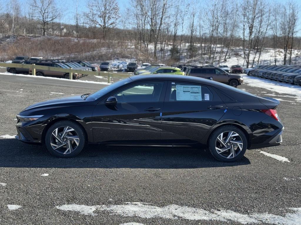 New 2025 Hyundai Elantra Hybrid SEL Sport Sedan