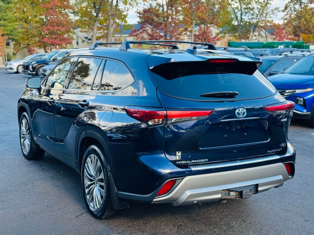 Used 2022 Toyota Highlander Hybrid Platinum SUV
