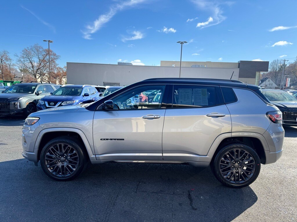 2022 Jeep Compass Limited High Altitude photo 2