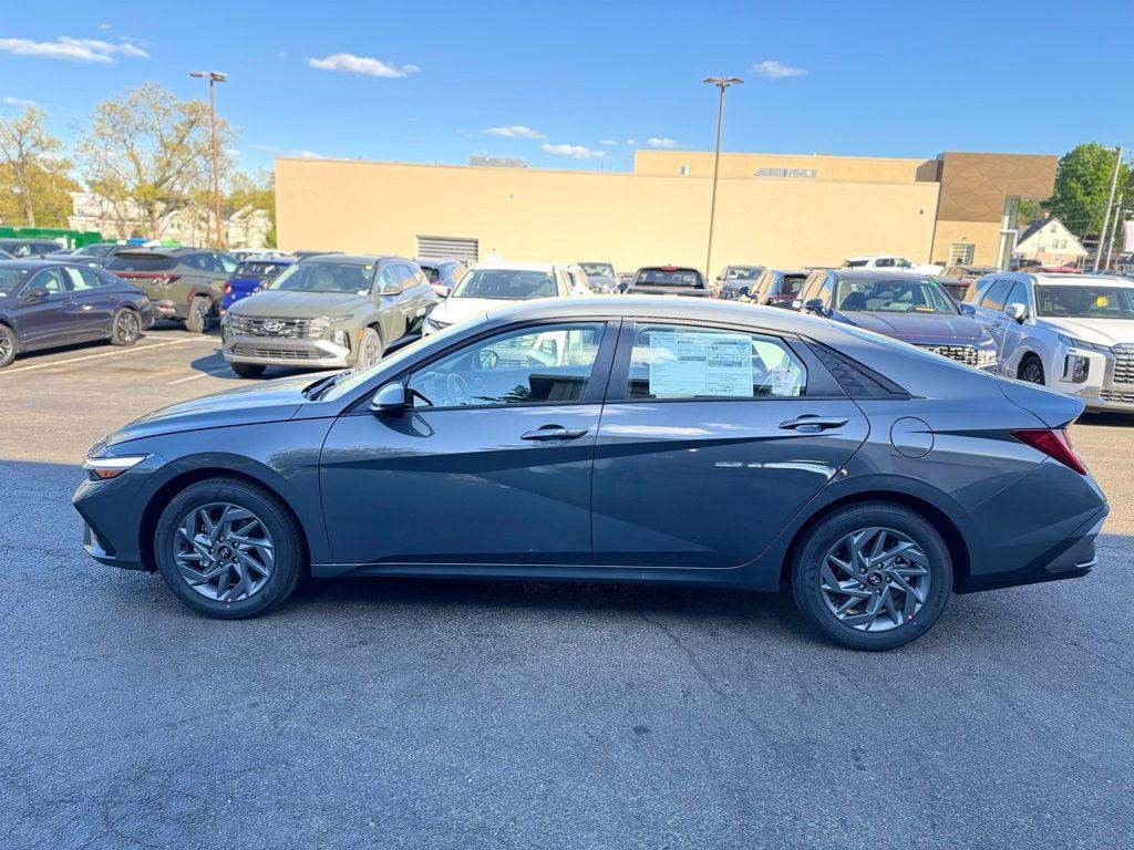 New 2026 Hyundai Elantra Hybrid Blue Sedan