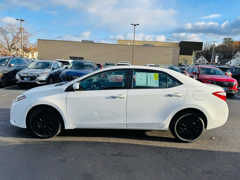 2014 Toyota Corolla L photo 2