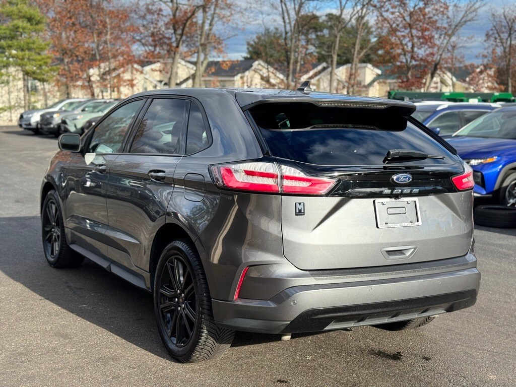 2022 Ford Edge ST photo 3