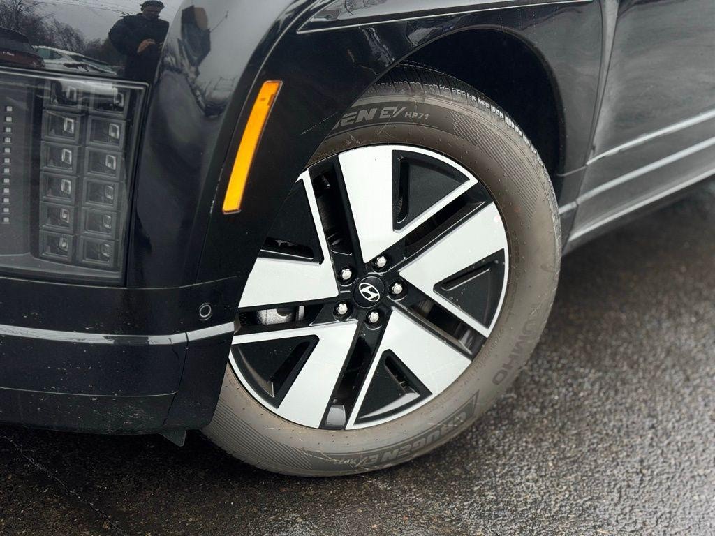 New 2026 Hyundai IONIQ 9 SEL SUV