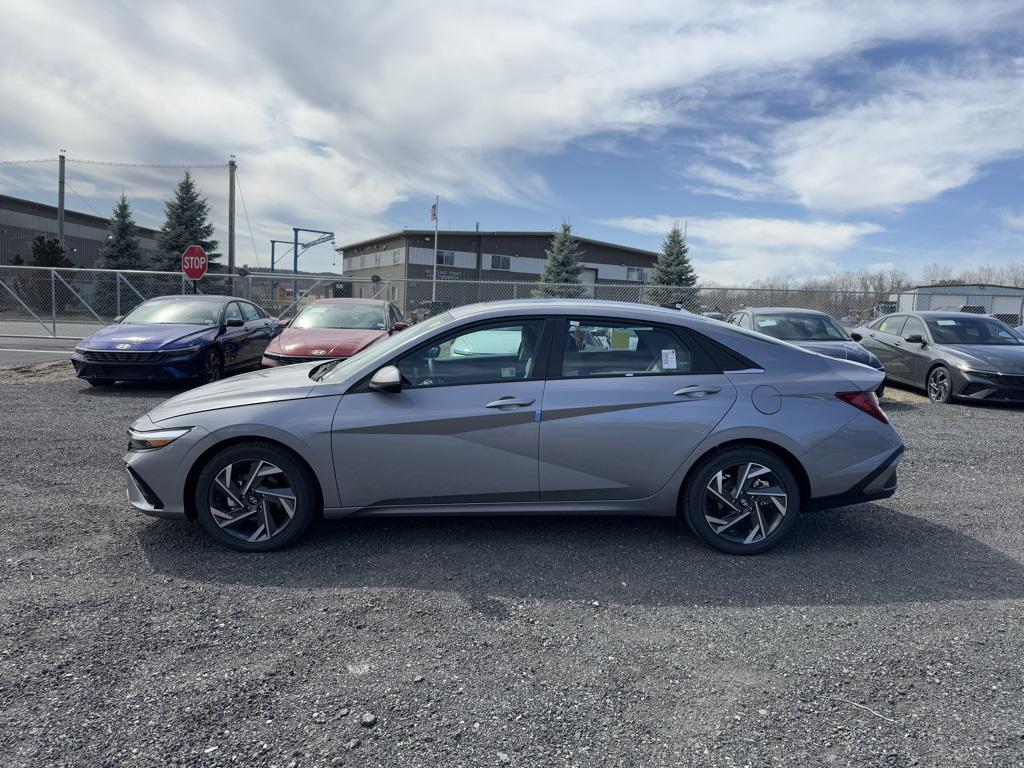 2025 Hyundai Elantra Limited photo 2