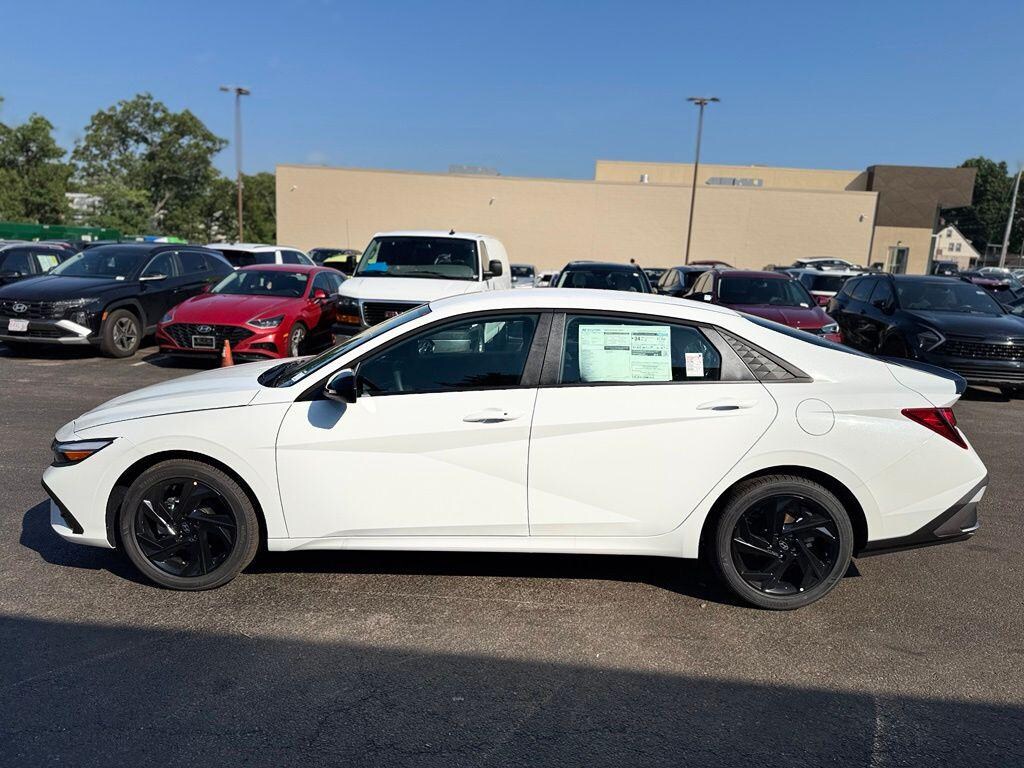 New 2026 Hyundai Elantra SEL Sport Sedan