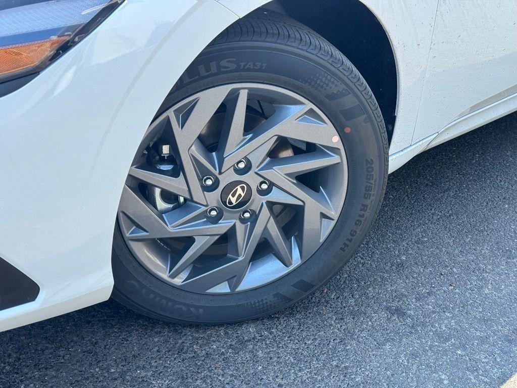 New 2026 Hyundai Elantra Hybrid Blue Sedan