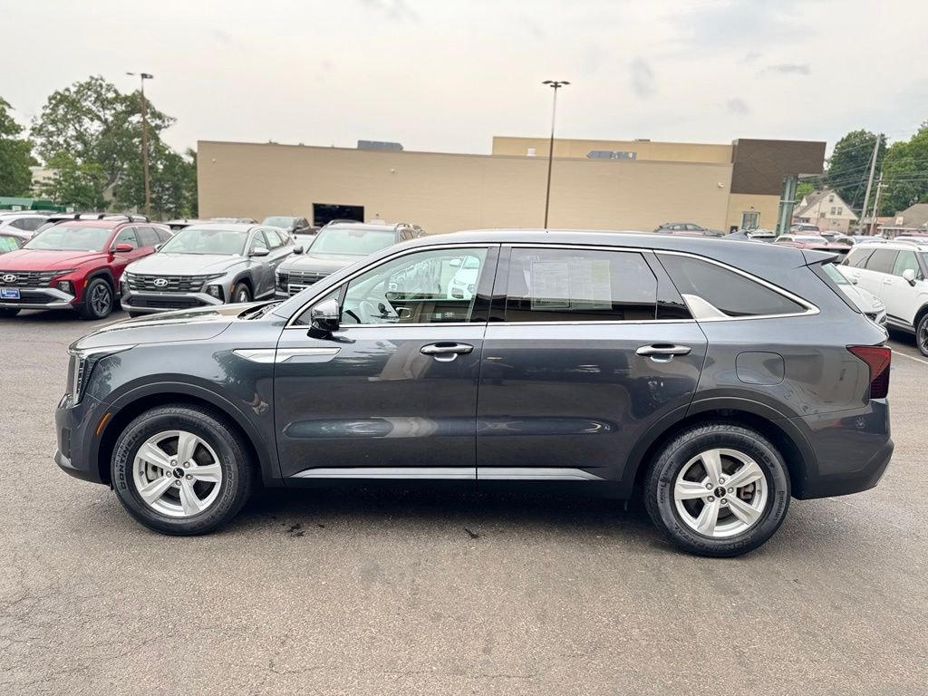Used 2024 Kia Sorento LX SUV