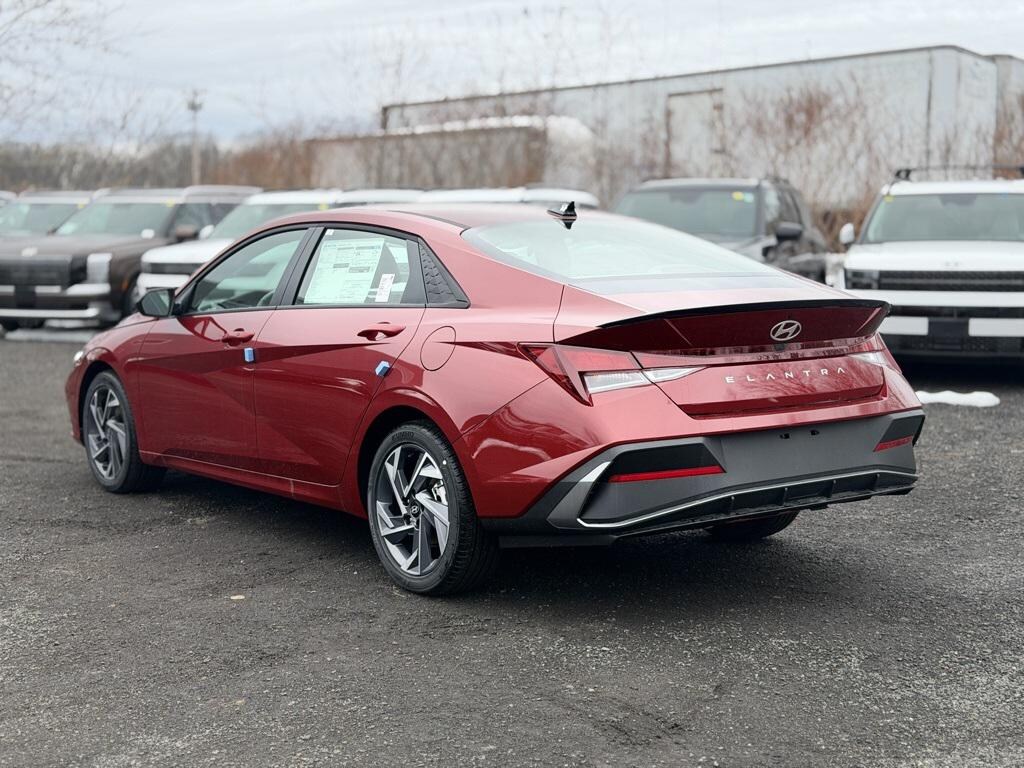 New 2025 Hyundai Elantra SEL Sport Sedan
