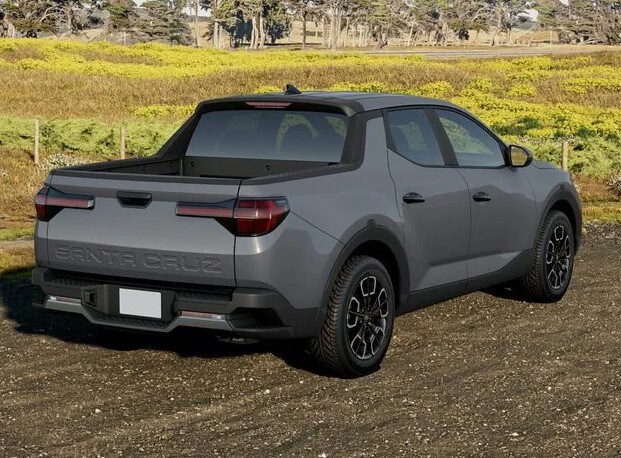  Hyundai Santa Cruz driving on dirt road