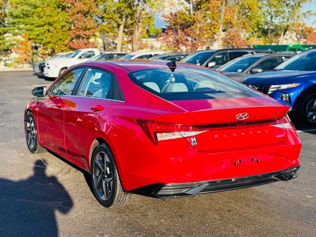 2023 Hyundai Elantra Limited photo 4
