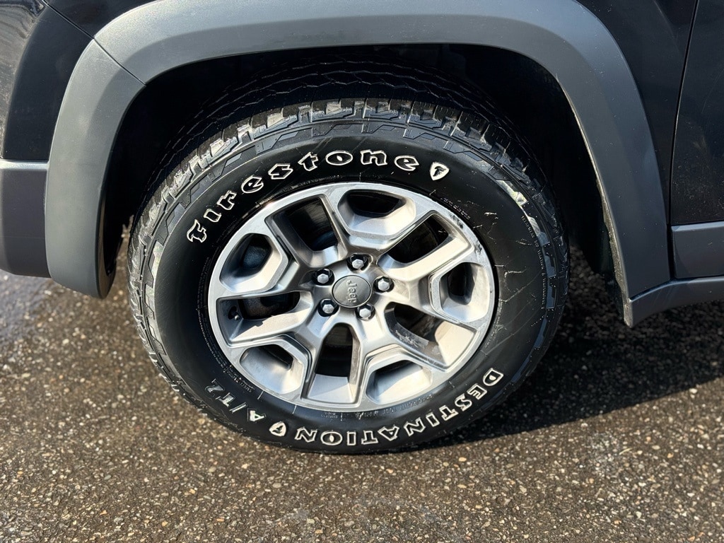 Used 2020 Jeep Cherokee Trailhawk SUV