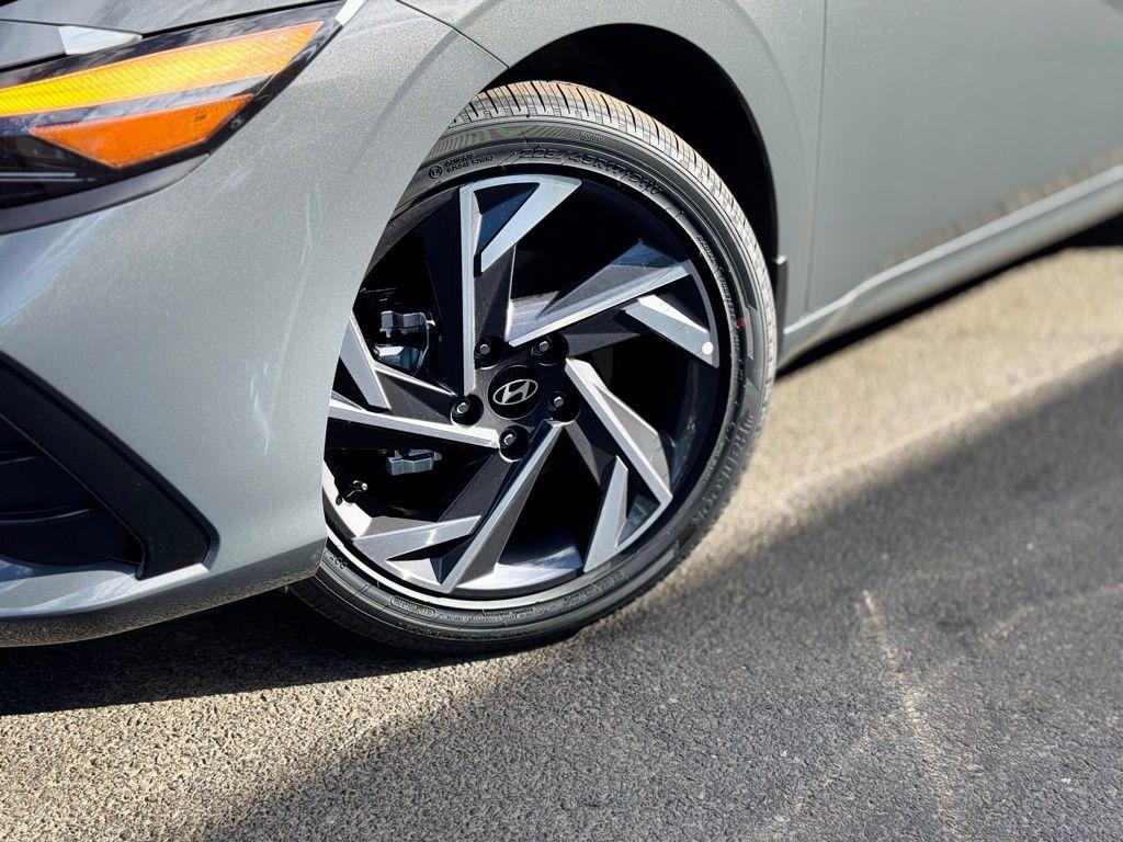 New 2026 Hyundai Elantra Limited Sedan