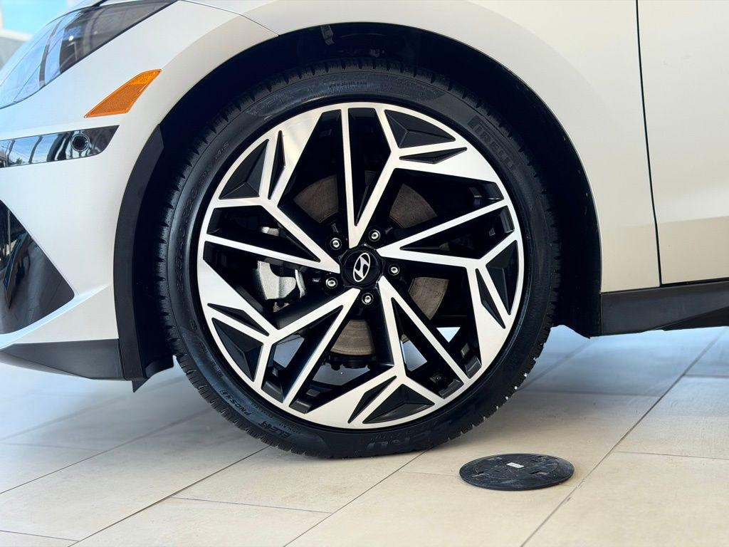 New 2024 Hyundai IONIQ 6 Limited Sedan