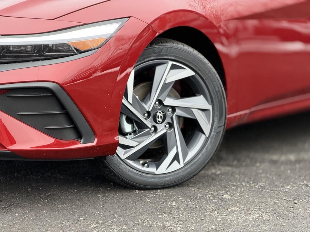 New 2025 Hyundai Elantra SEL Sport Sedan