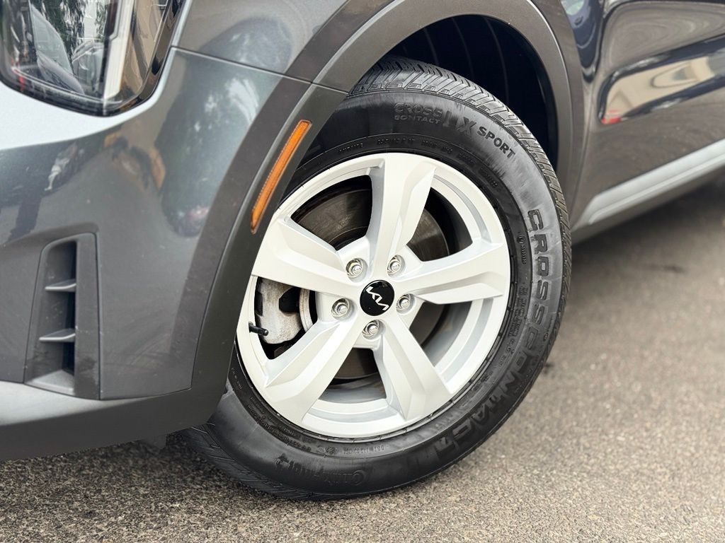 Used 2024 Kia Sorento LX SUV