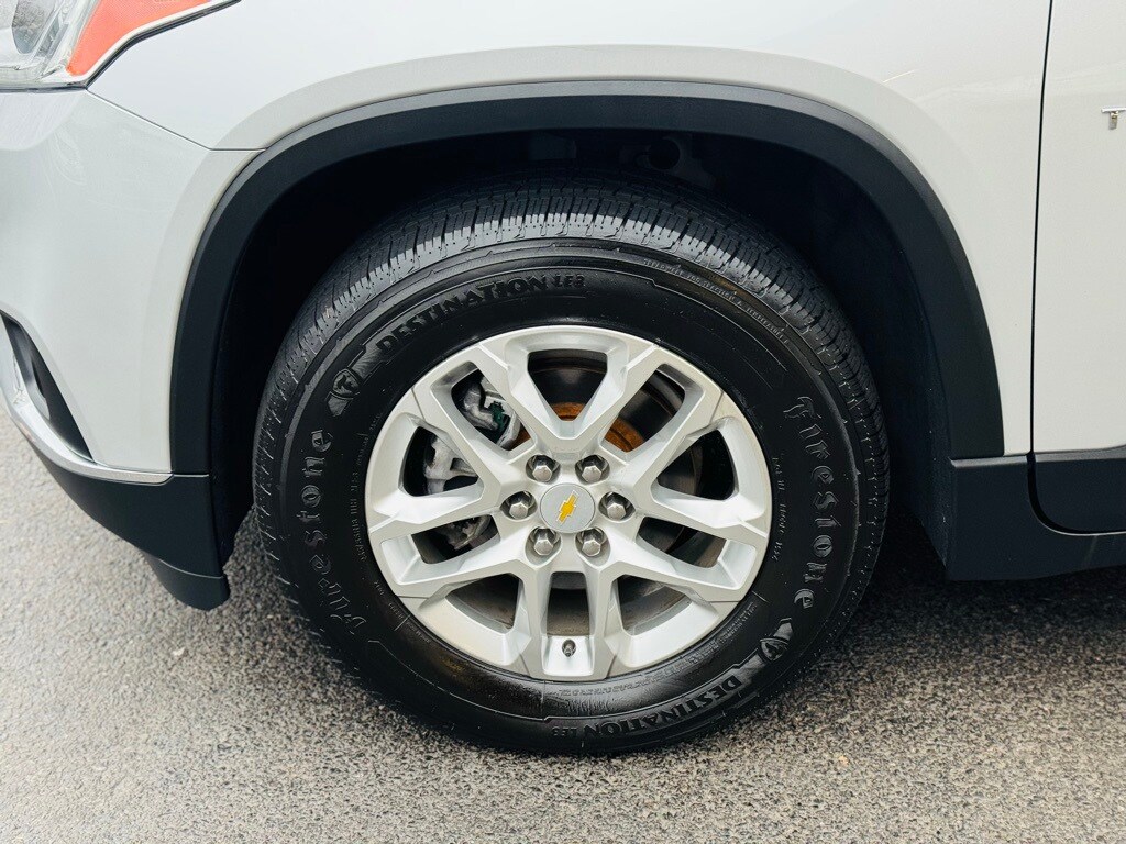 2021 Chevrolet Traverse photo 3