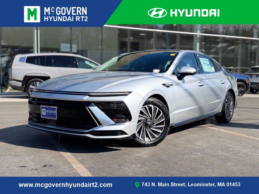 2025 Hyundai Sonata Hybrid Sedan 