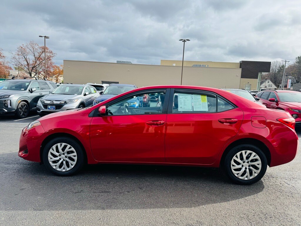 2017 Toyota Corolla L photo 2