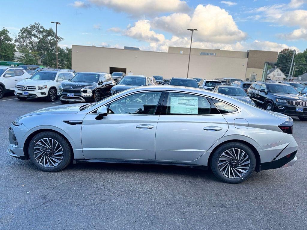 New 2026 Hyundai Sonata Hybrid SEL Sedan