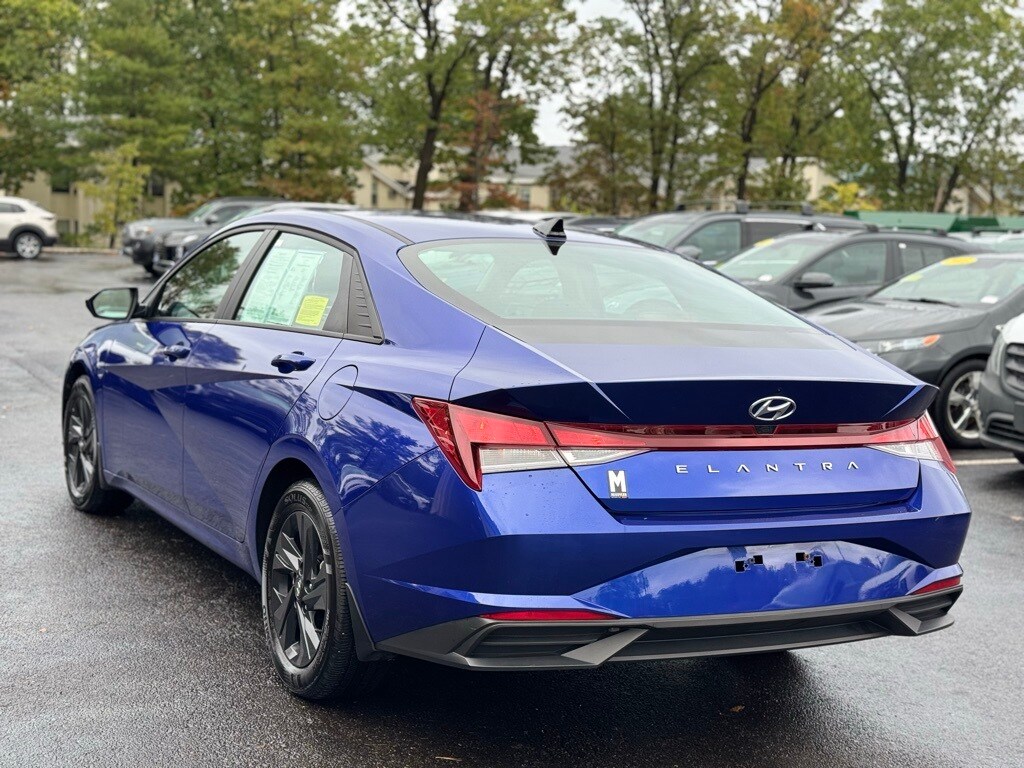 2023 Hyundai Elantra SEL photo 4