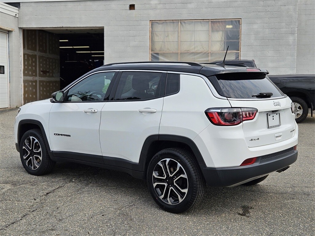 2022 Jeep Compass Limited photo 2
