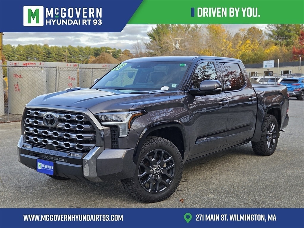 2023 Toyota Tundra Platinum's photo