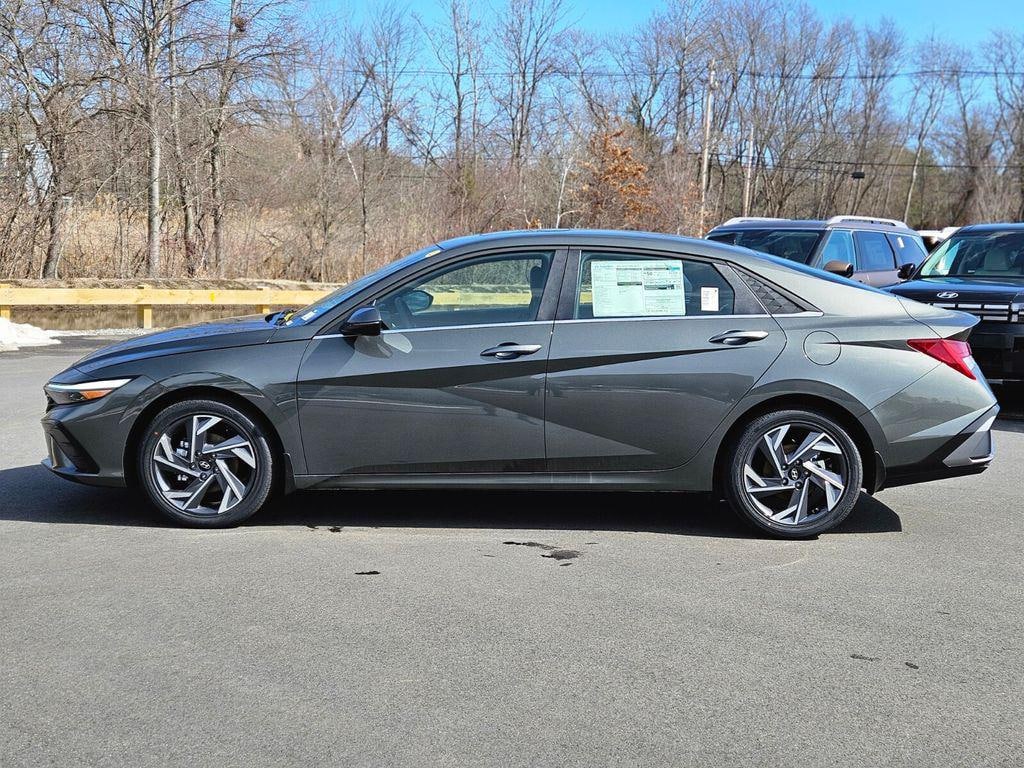 New 2026 Hyundai Elantra Hybrid Limited Sedan