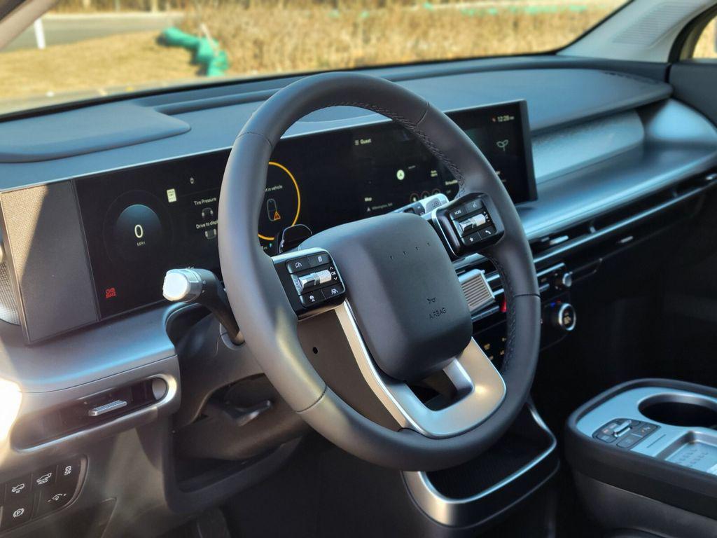 2026 Hyundai IONIQ 9 SE - Photo 16