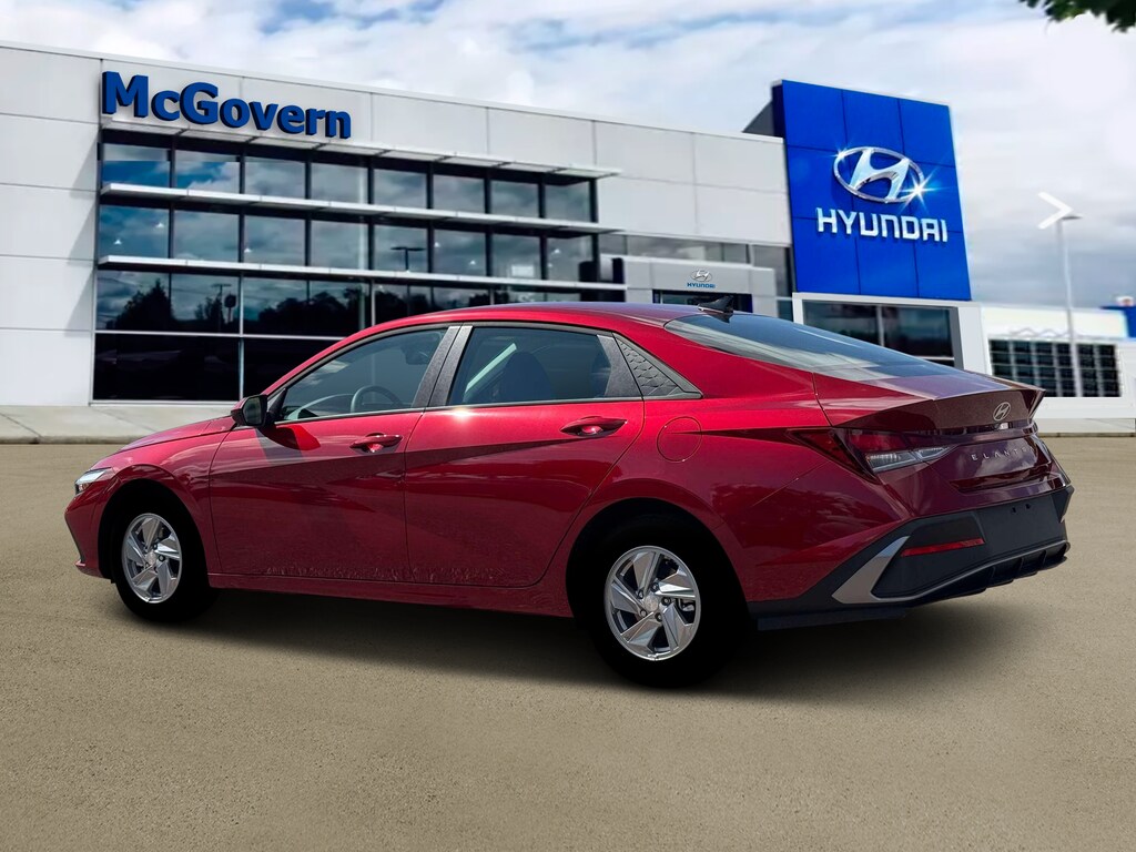 New 2026 Hyundai Elantra SE Sedan