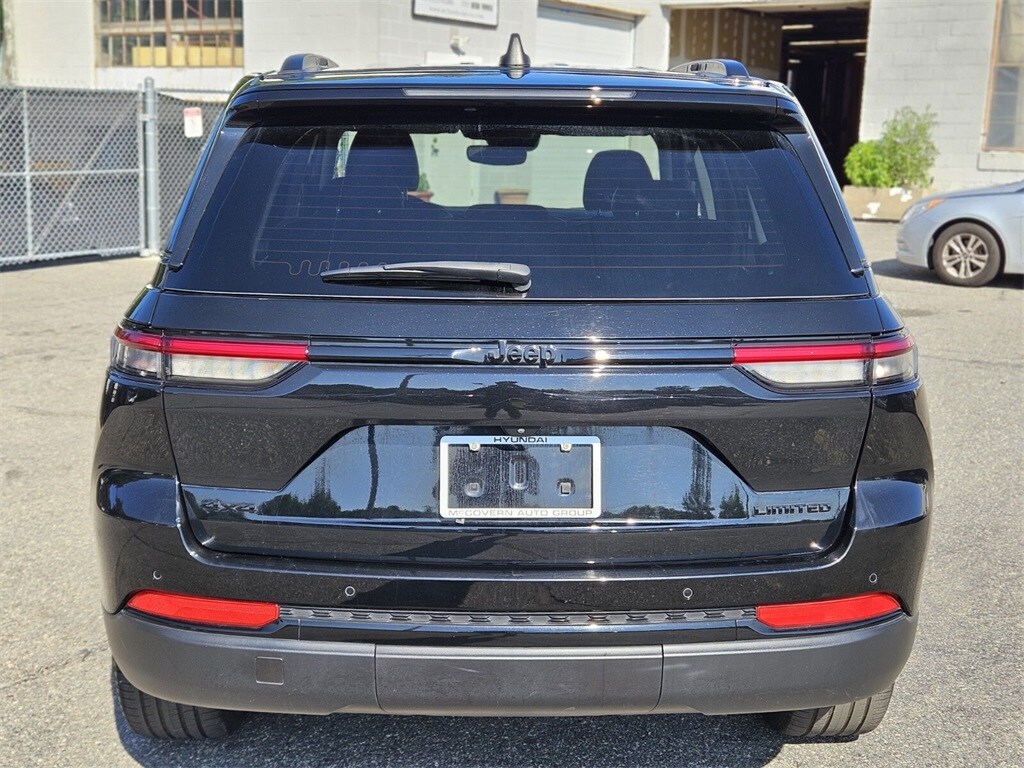 2023 Jeep Grand Cherokee Limited photo 4