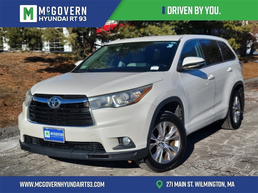 2016 Toyota Highlander LE Plus's photo