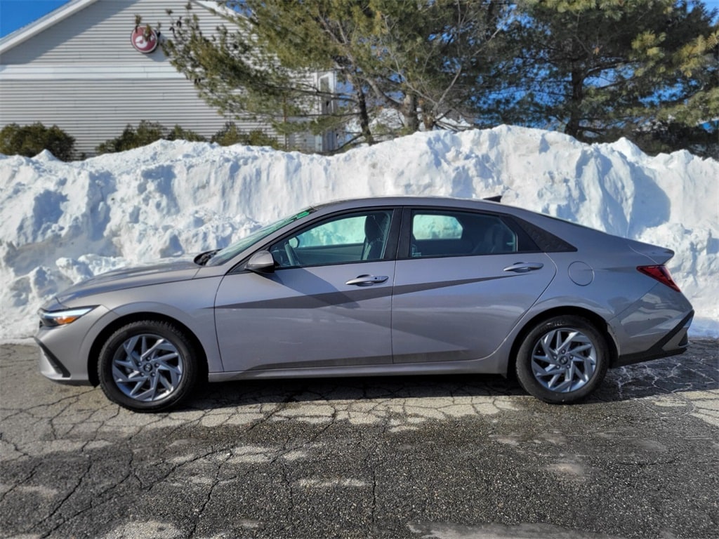 Used 2024 Hyundai Elantra SEL Sedan