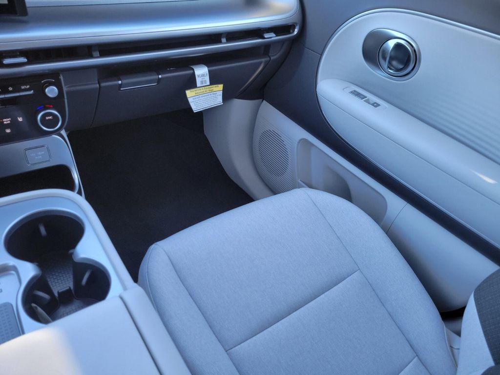 2026 Hyundai IONIQ 9 SE - Photo 13