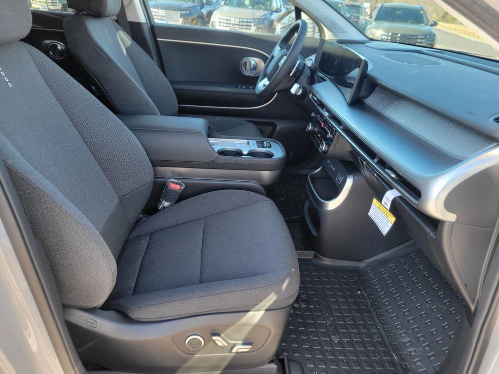 2026 Hyundai IONIQ 9 SE - Photo 9