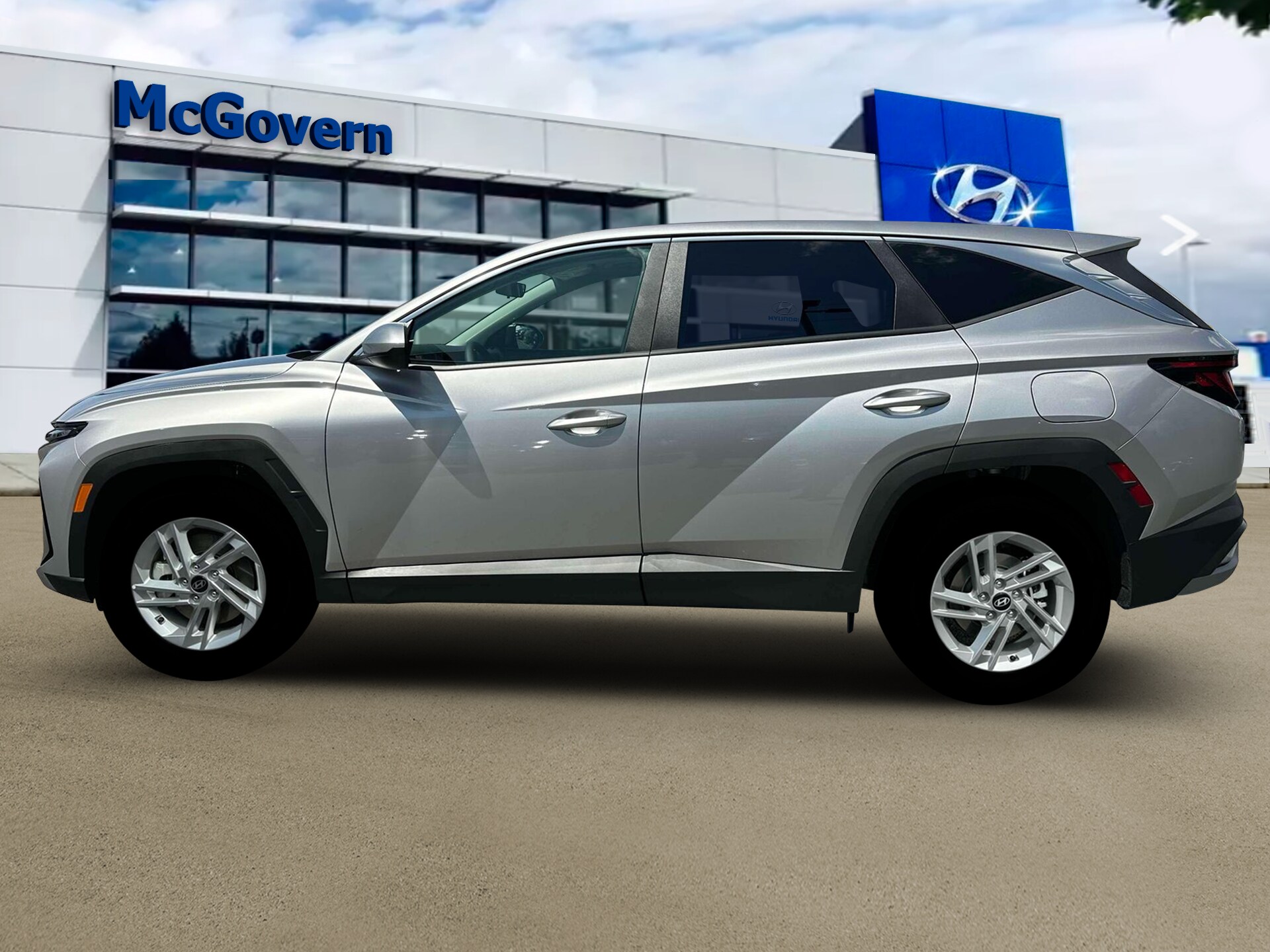 2026 Hyundai Tucson SE photo 2