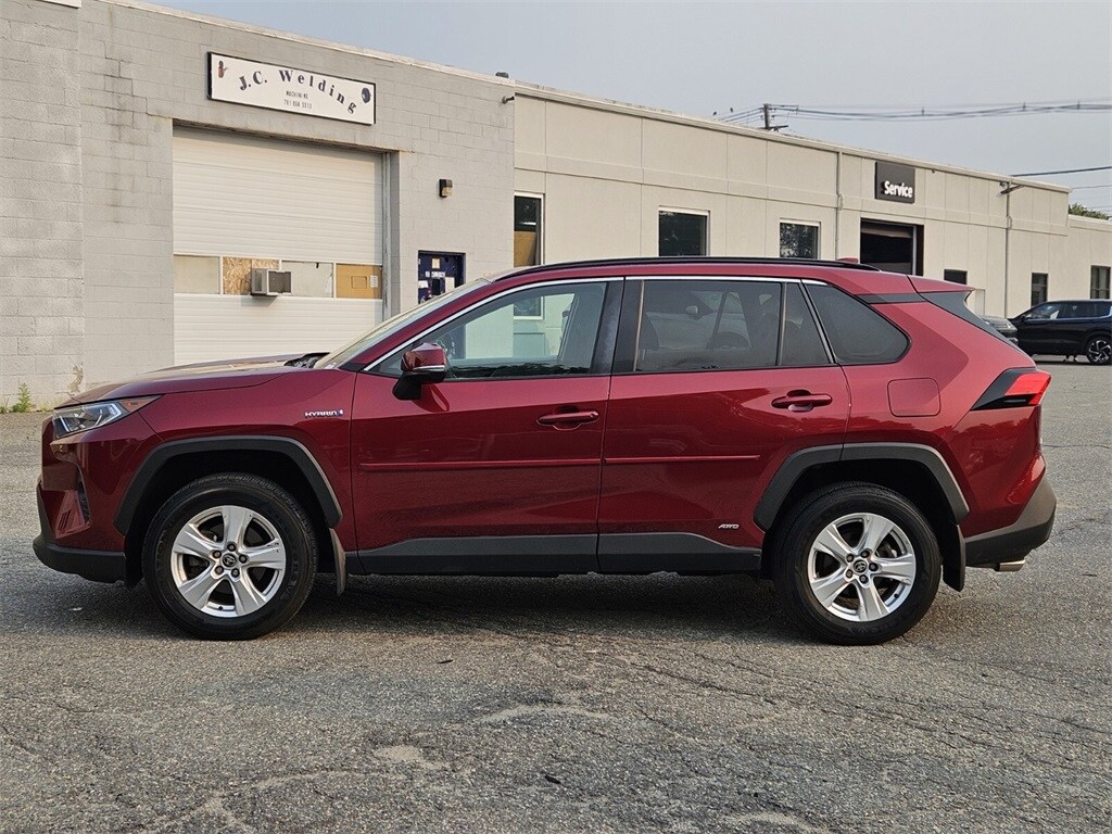 2021 Toyota RAV4 Hybrid XLE photo 2