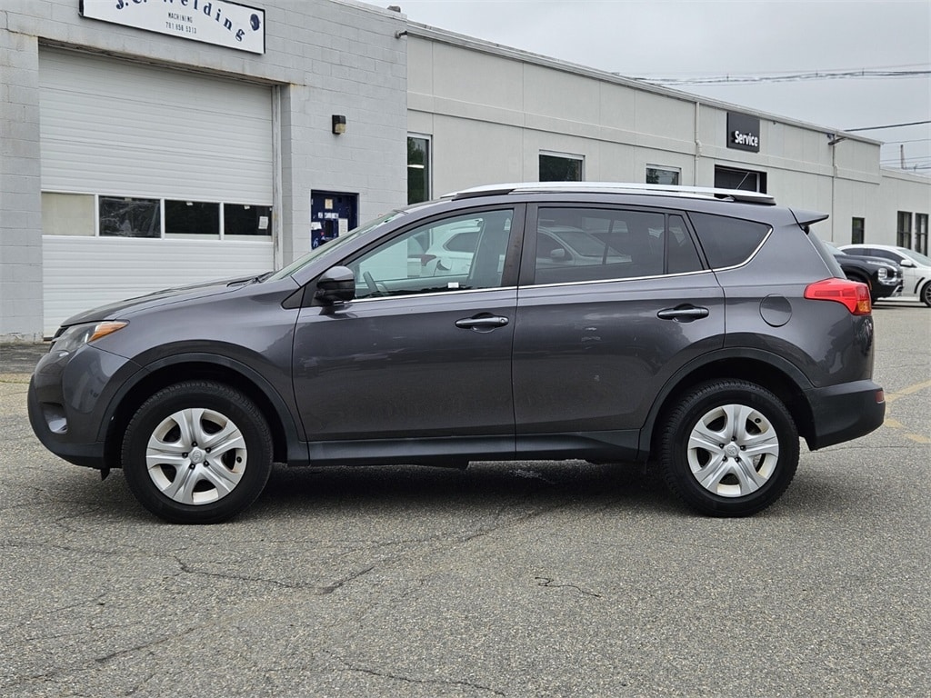 Used 2013 Toyota RAV4 LE with VIN 2T3BFREV6DW079305 for sale in Wilmington, MA