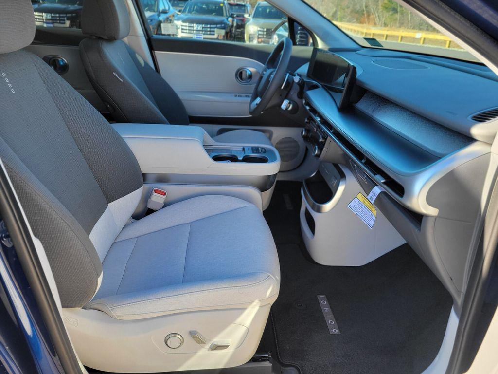 2026 Hyundai IONIQ 9 SE - Photo 9