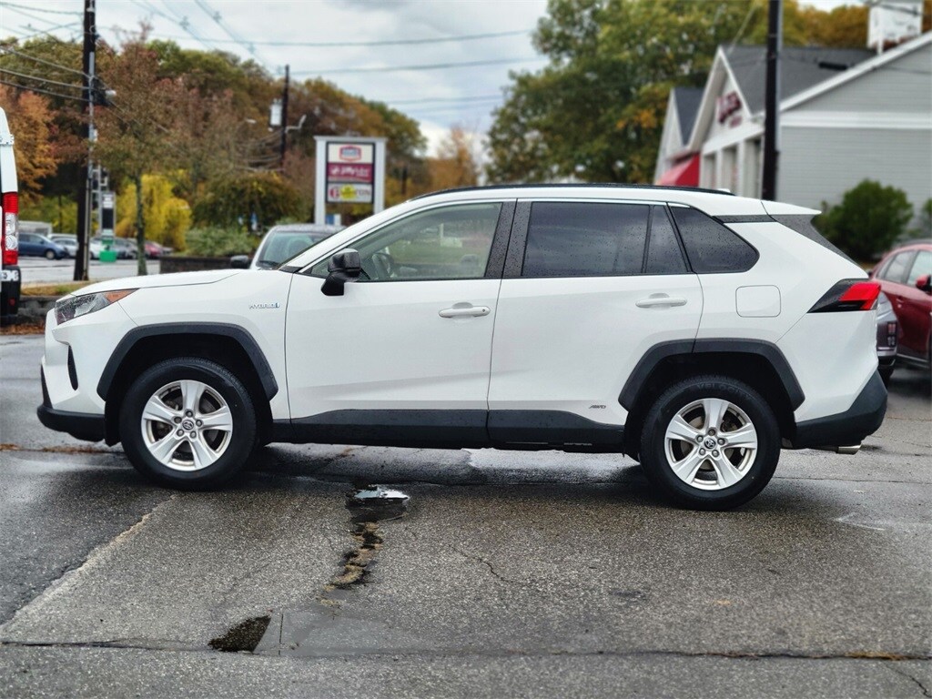 2020 Toyota RAV4 Hybrid LE photo 2