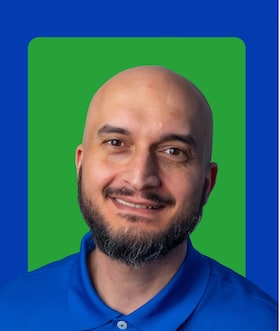Staff member Mutaz Mousa from d204b78eebdc