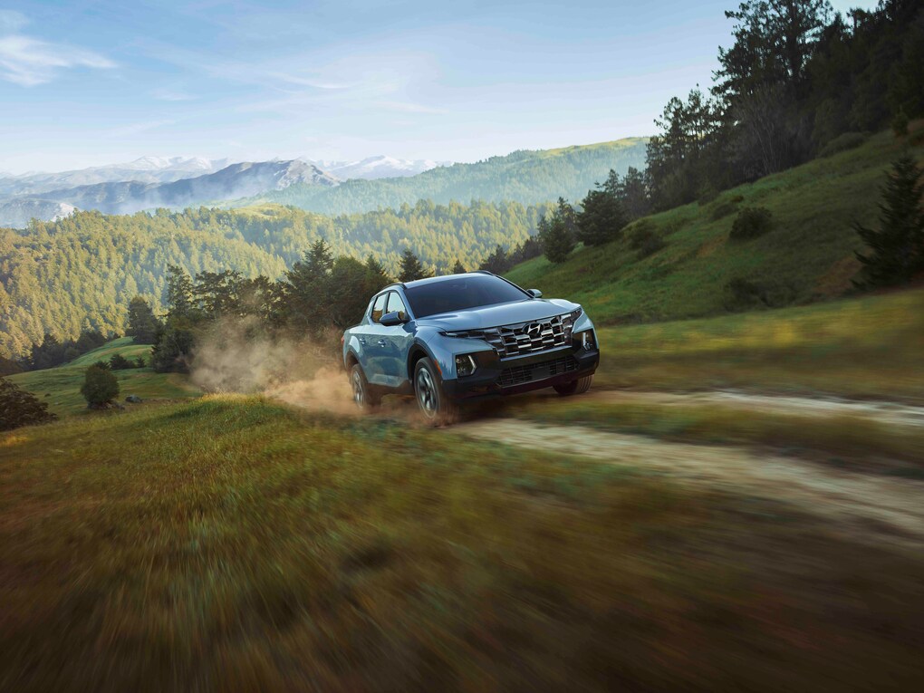 Hyundai Santa Cruz on dirt road