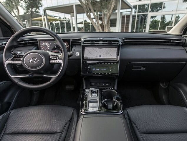 Hyundai Tucson interior and technology