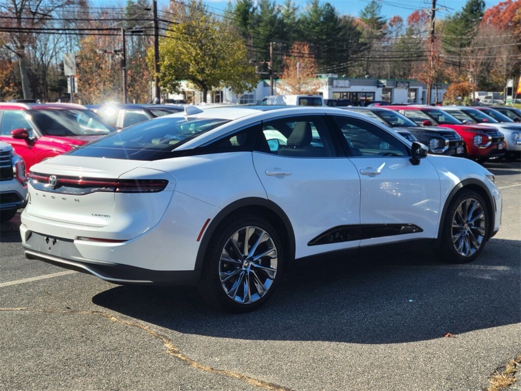 2023 Toyota Crown Limited photo 4