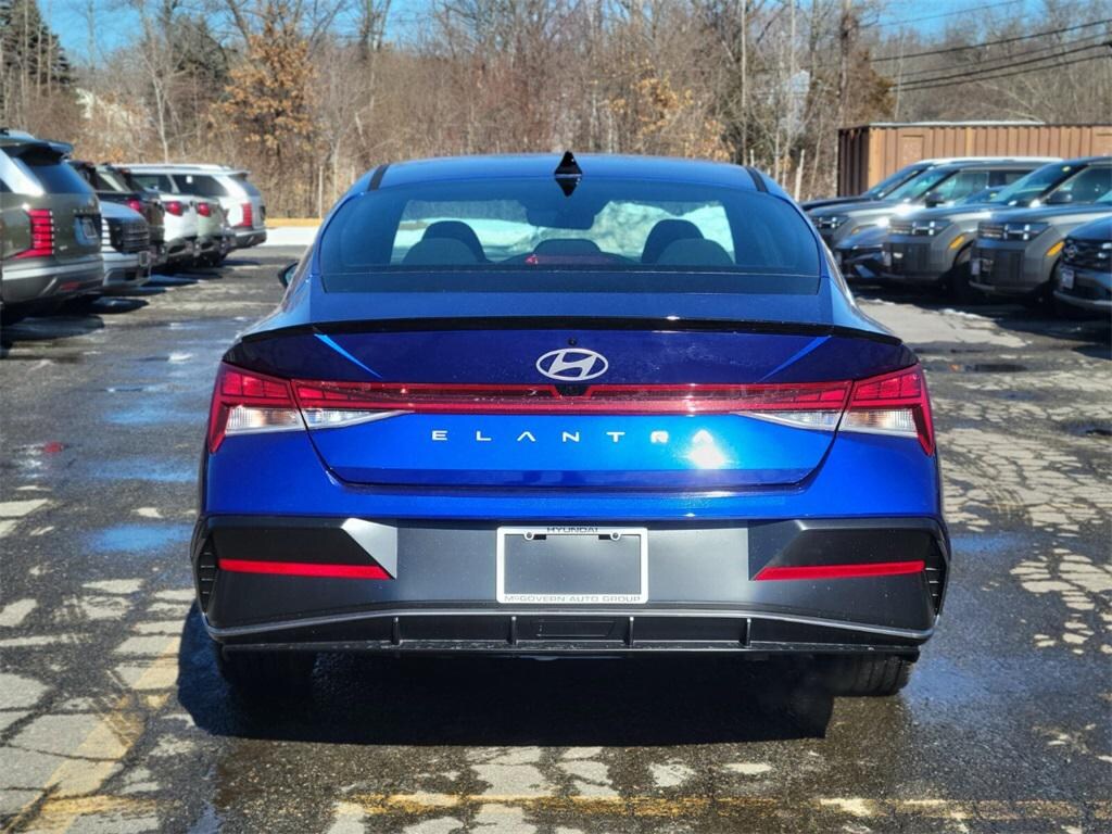 New 2026 Hyundai Elantra SEL Sport Premium Sedan