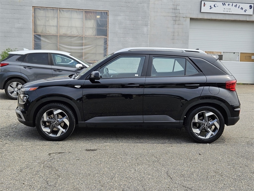 Used 2022 Hyundai Venue SEL with VIN KMHRC8A30NU165807 for sale in Wilmington, MA