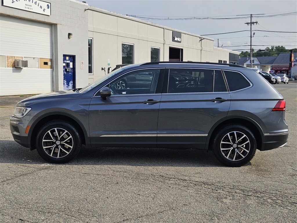 2021 Volkswagen Tiguan SE photo 2